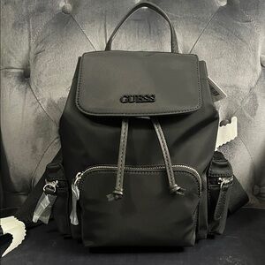 GUESS Bethesda backpack 90s style!